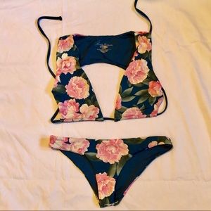 Frankie’s Bikini Peony Bikini 🌸👙